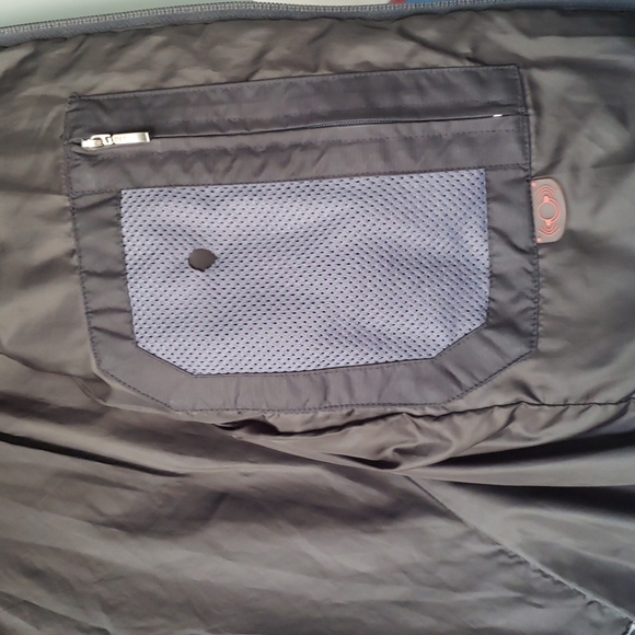 Helly Hansen Puffer Jacket - Picture 7 of 11